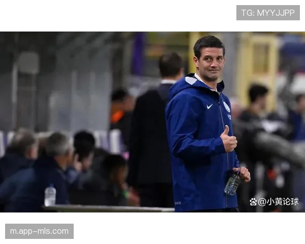 国米更衣室温情一日：齐沃续约进展与阿德里亚诺到访