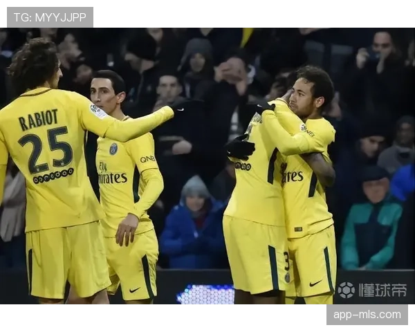 复盘巴黎制胜球：一次经典的边中结合与后点包抄